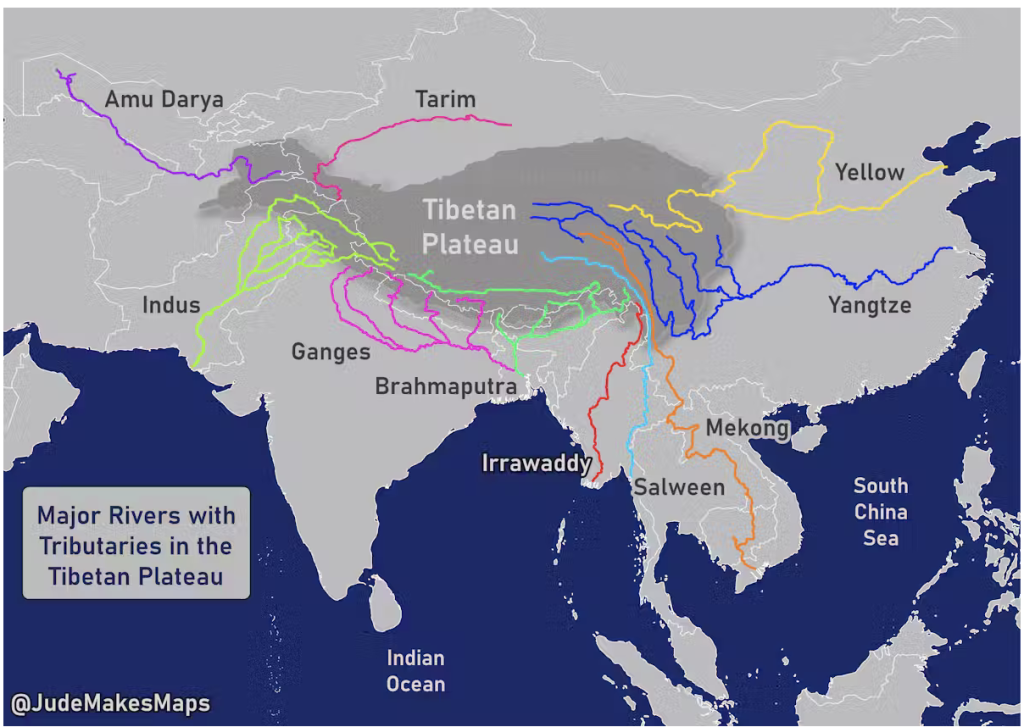 La plupart des plus grands fleuves du monde prennent naissance dans l’Himalaya ou sur le plateau tibétain. JudeMakesMaps, CC BY-SA