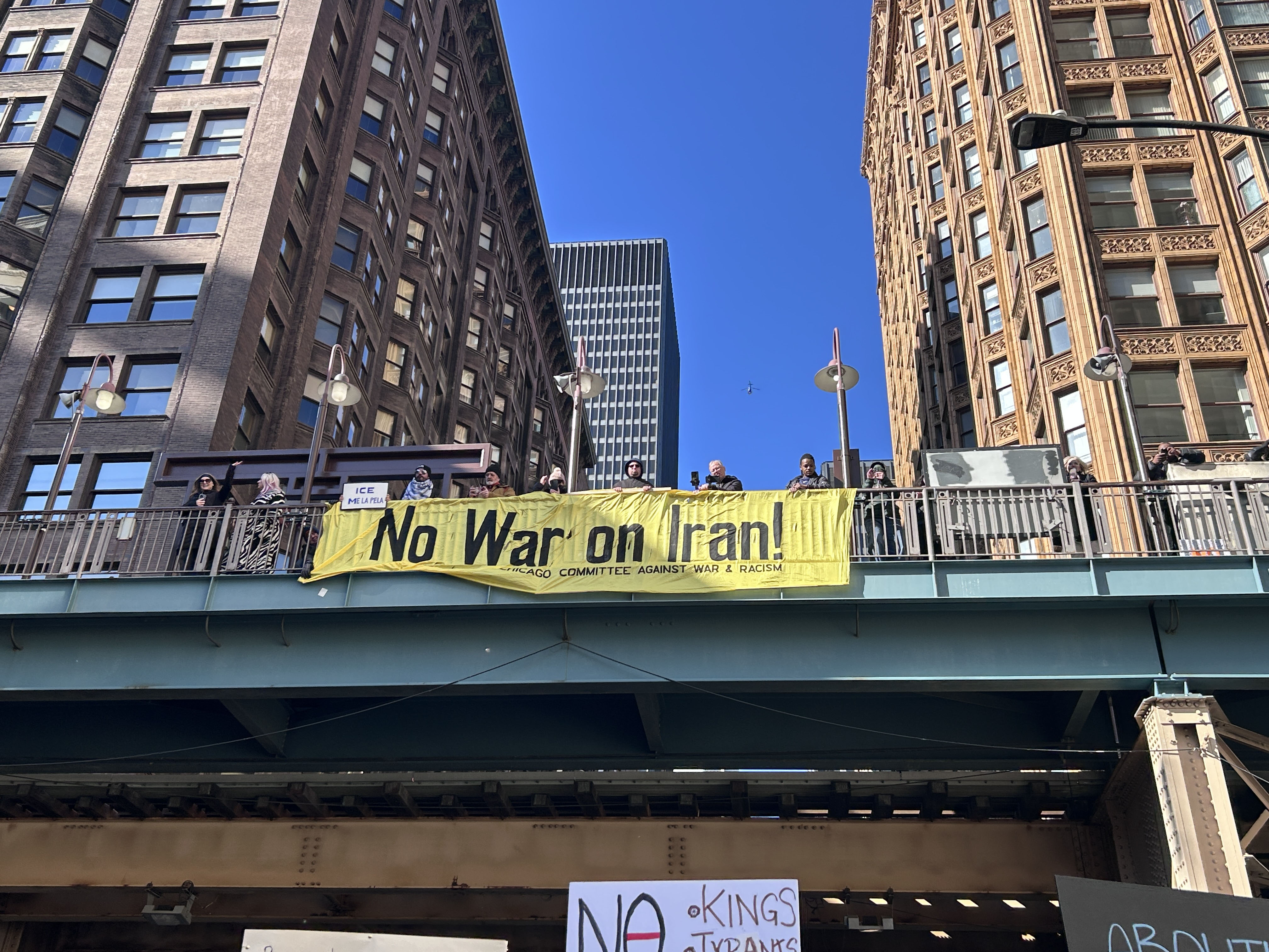 Chicago : banderole antiguerre.
