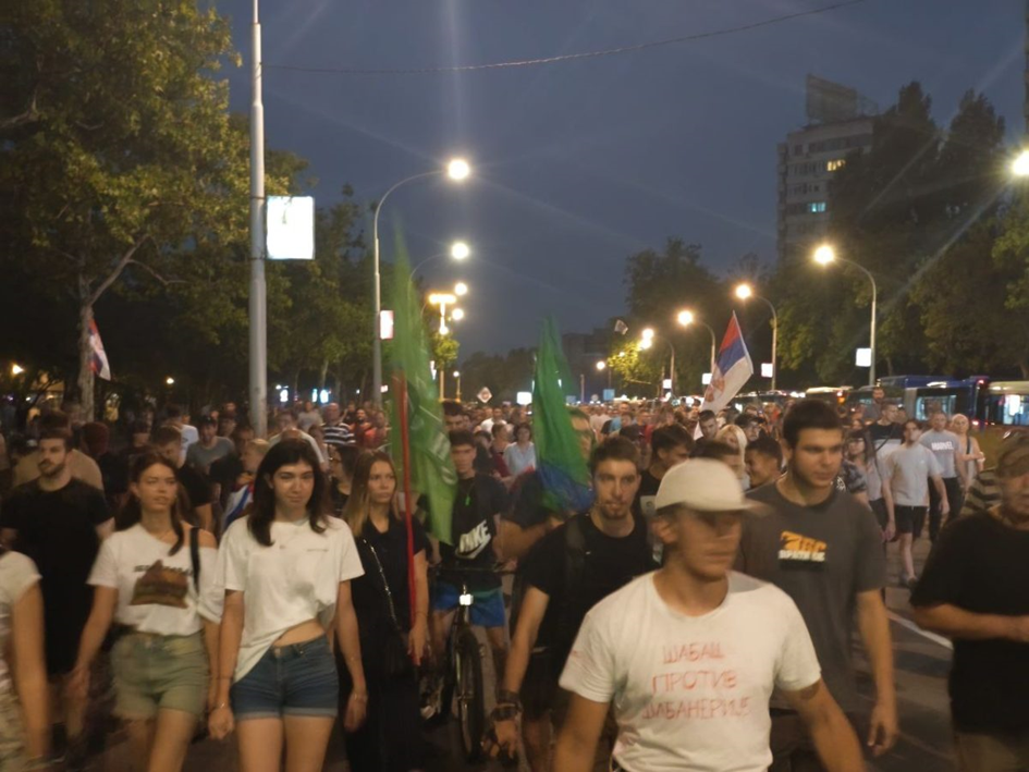 Manifestations en Serbie le 13/8 au soir