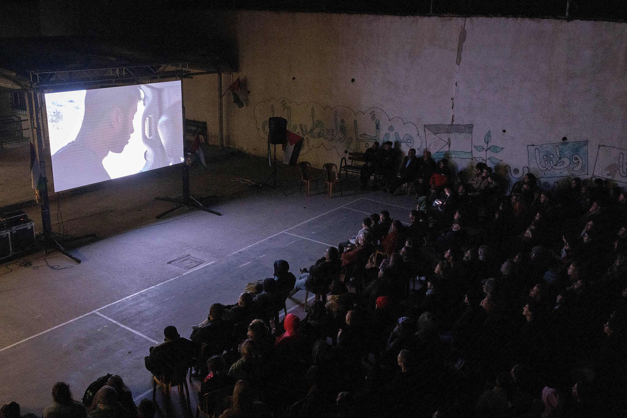 Projection de « No Other Land » à At-Tuwani, Masafer Yatta, Cisjordanie occupée, 14 mars 2024. (Oren Ziv)