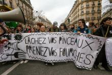 Un pouvoir isolé mais un mouvement en suspens