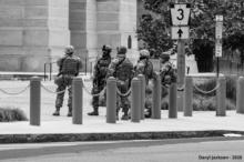 Les militaires soutiendront-ils une déclaration de la loi martiale ?
